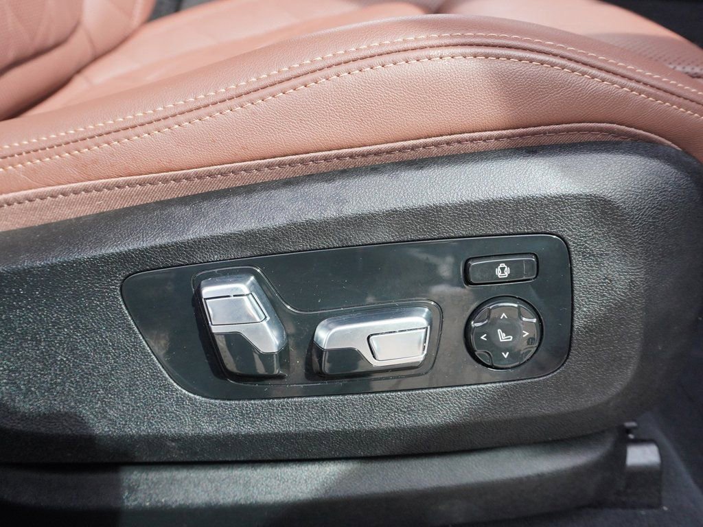 Used 2023 BMW X7 xDrive40i w/ Premium Package image 32