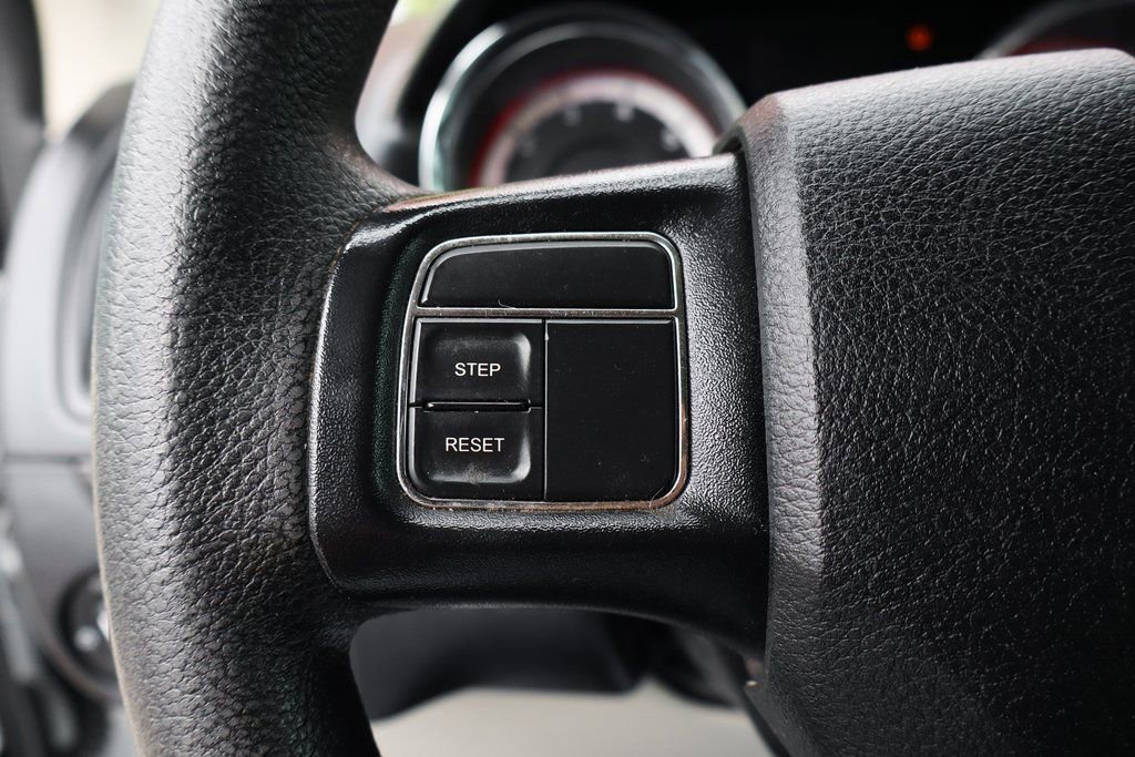 Used 2019 Dodge Grand Caravan SE FWD image 21