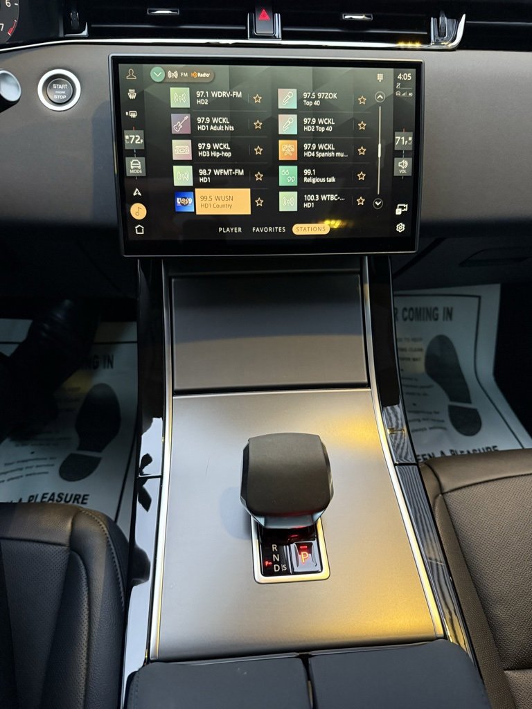 Used 2024 Land Rover Range Rover Evoque Dynamic SE image 23