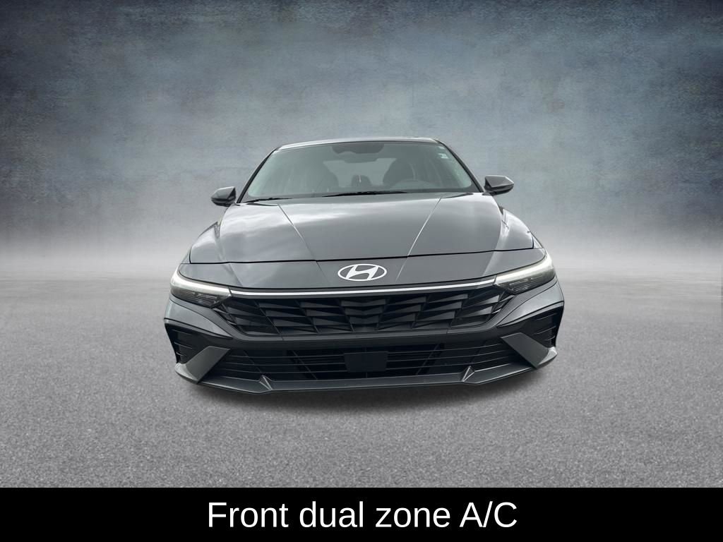 Used 2025 Hyundai Elantra Limited image 9