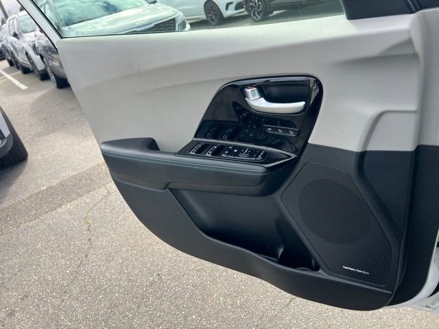 Certified 2022 Kia Niro EX Premium FWD image 19