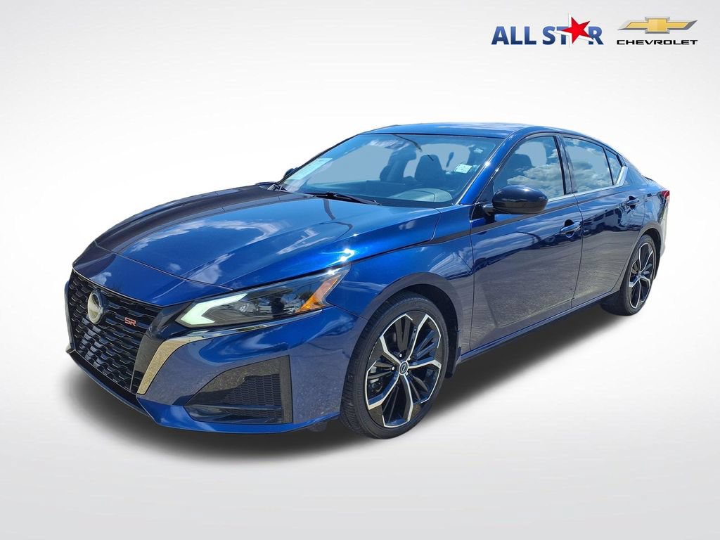 Used 2023 Nissan Altima 2.5 SR w/ SR Premium Package