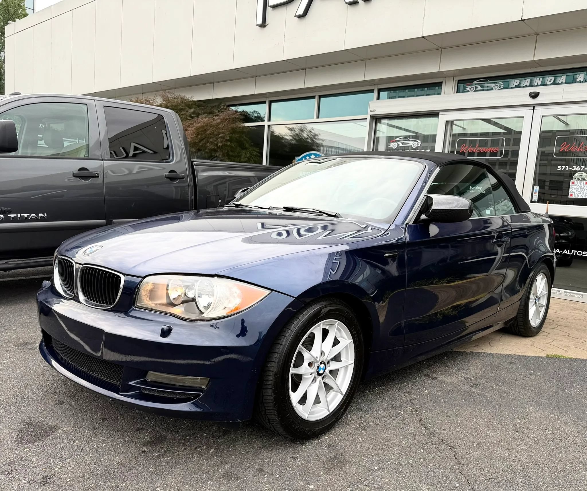 Used 2011 BMW 128i Convertible RWD image 4