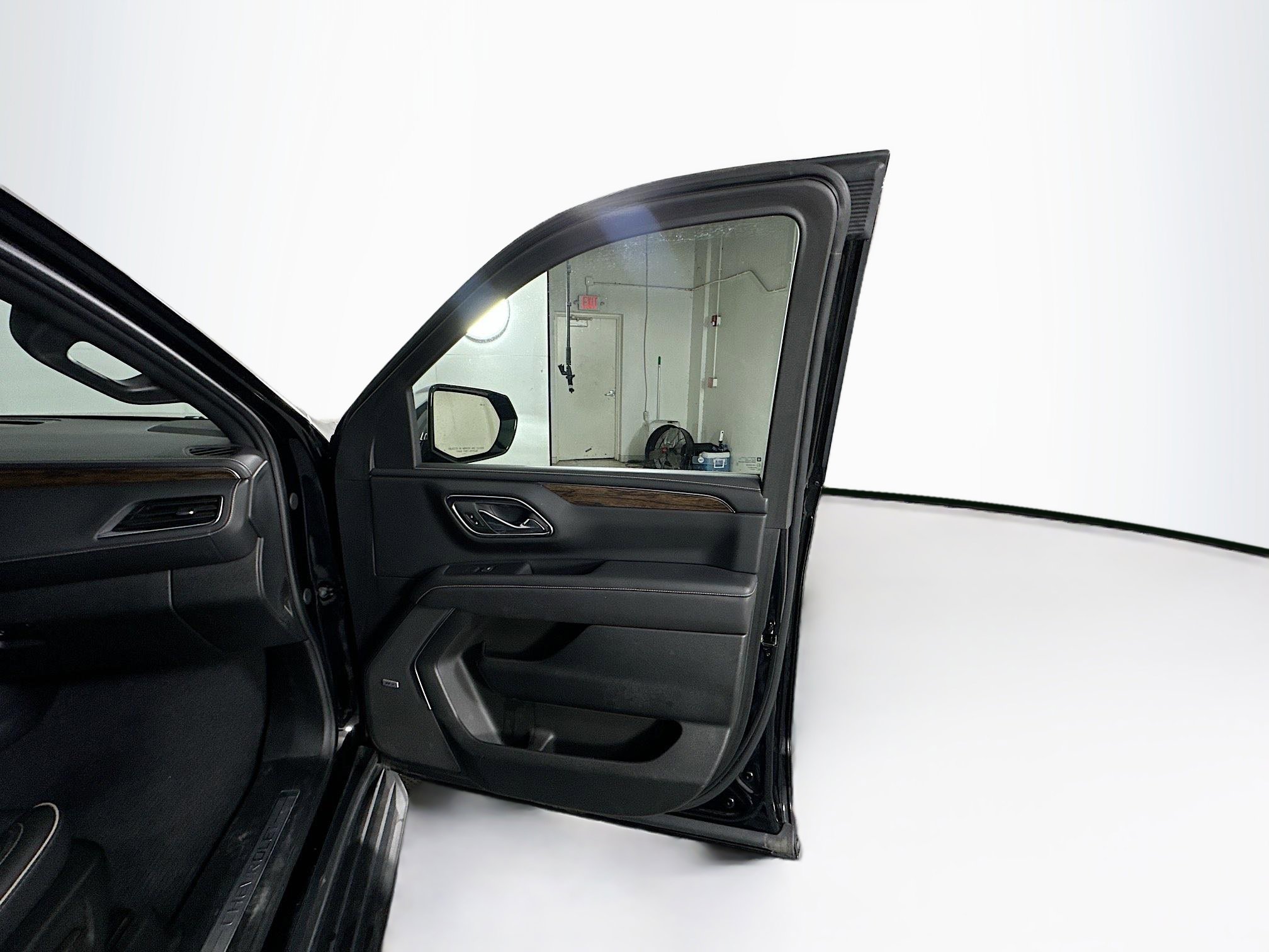 Used 2024 Chevrolet Tahoe Premier image 32