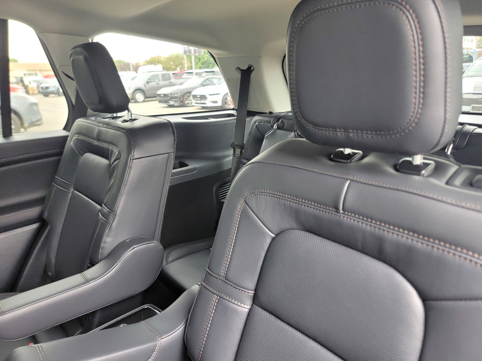 New 2026 Lincoln Aviator Reserve w/ Luxury Package RWD image 10