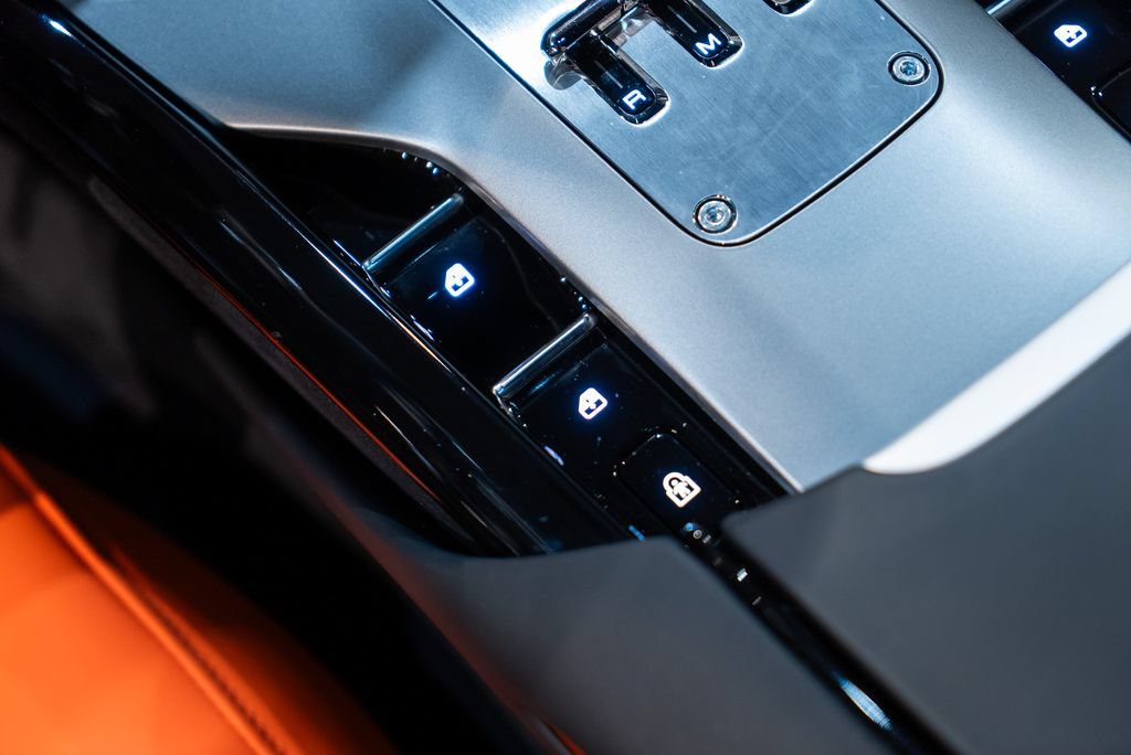 Certified 2025 Ferrari Purosangue AWD/4WD image 32
