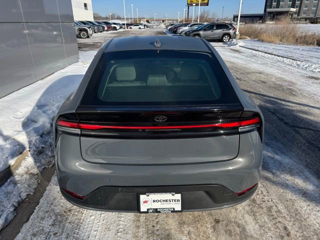 Used 2024 Toyota Prius LE image 33