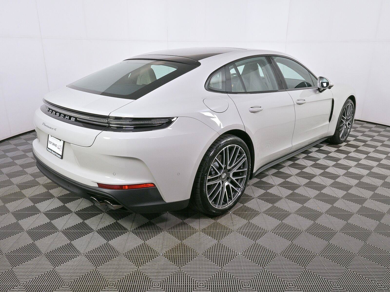 New 2026 Porsche Panamera image 26