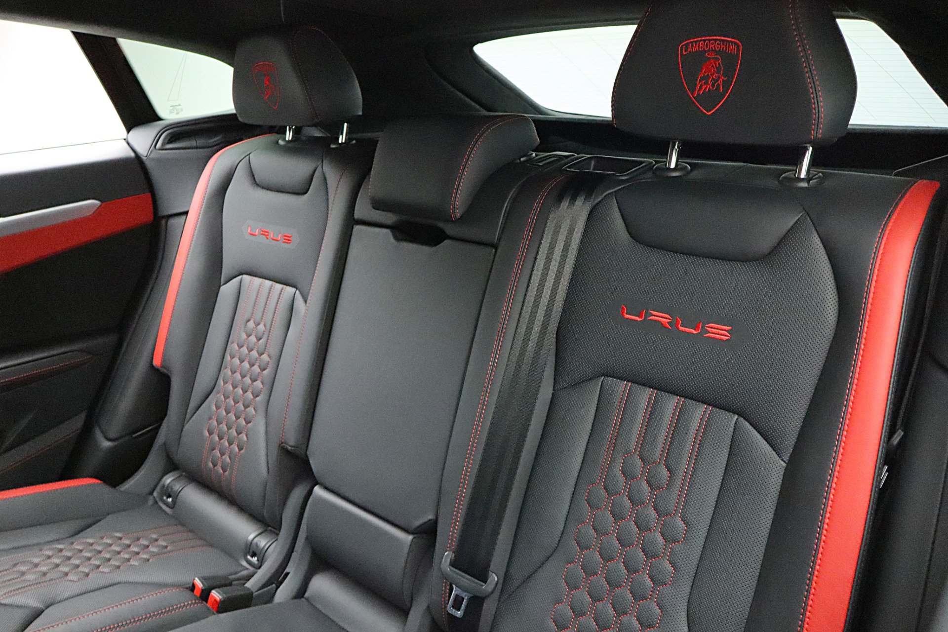 Used 2024 Lamborghini Urus S AWD/4WD image 29