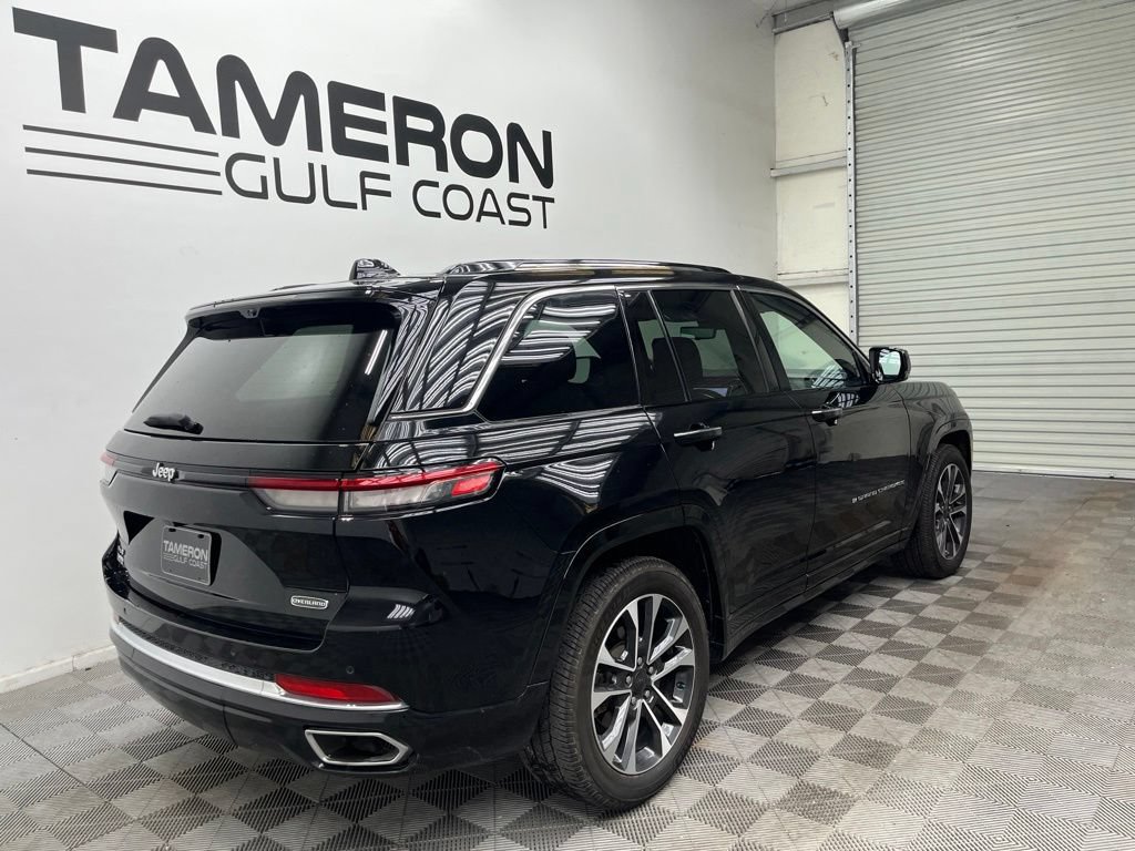 Used 2022 Jeep Grand Cherokee Overland w/ Luxury Tech Group IV AWD/4WD image 19