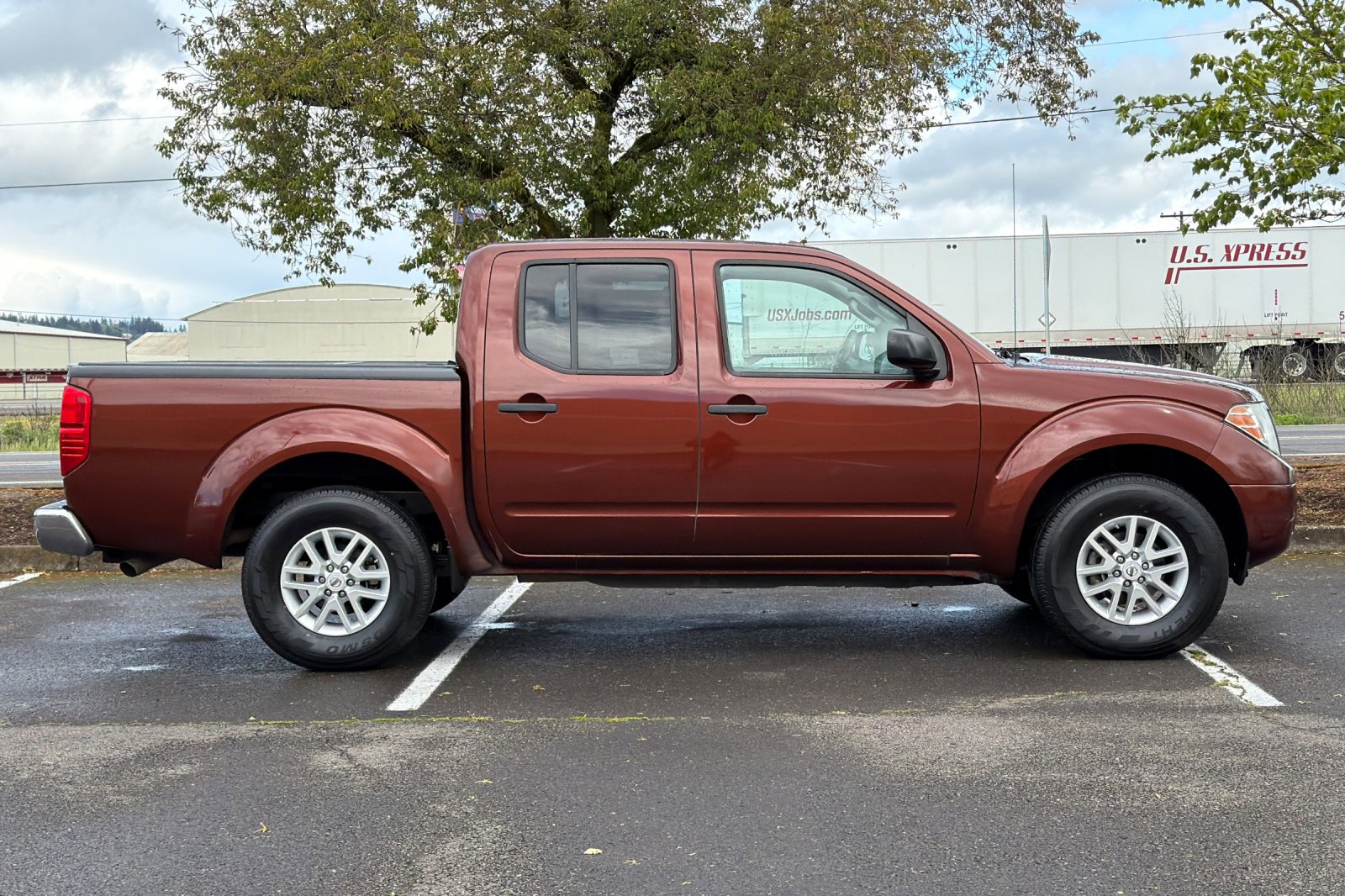 Used 2016 Nissan Frontier SV image 3