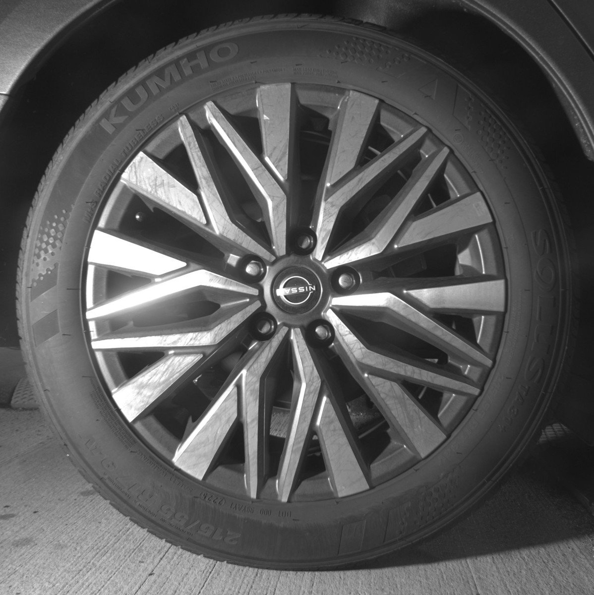 Used 2025 Nissan Altima 2.5 SV FWD image 15