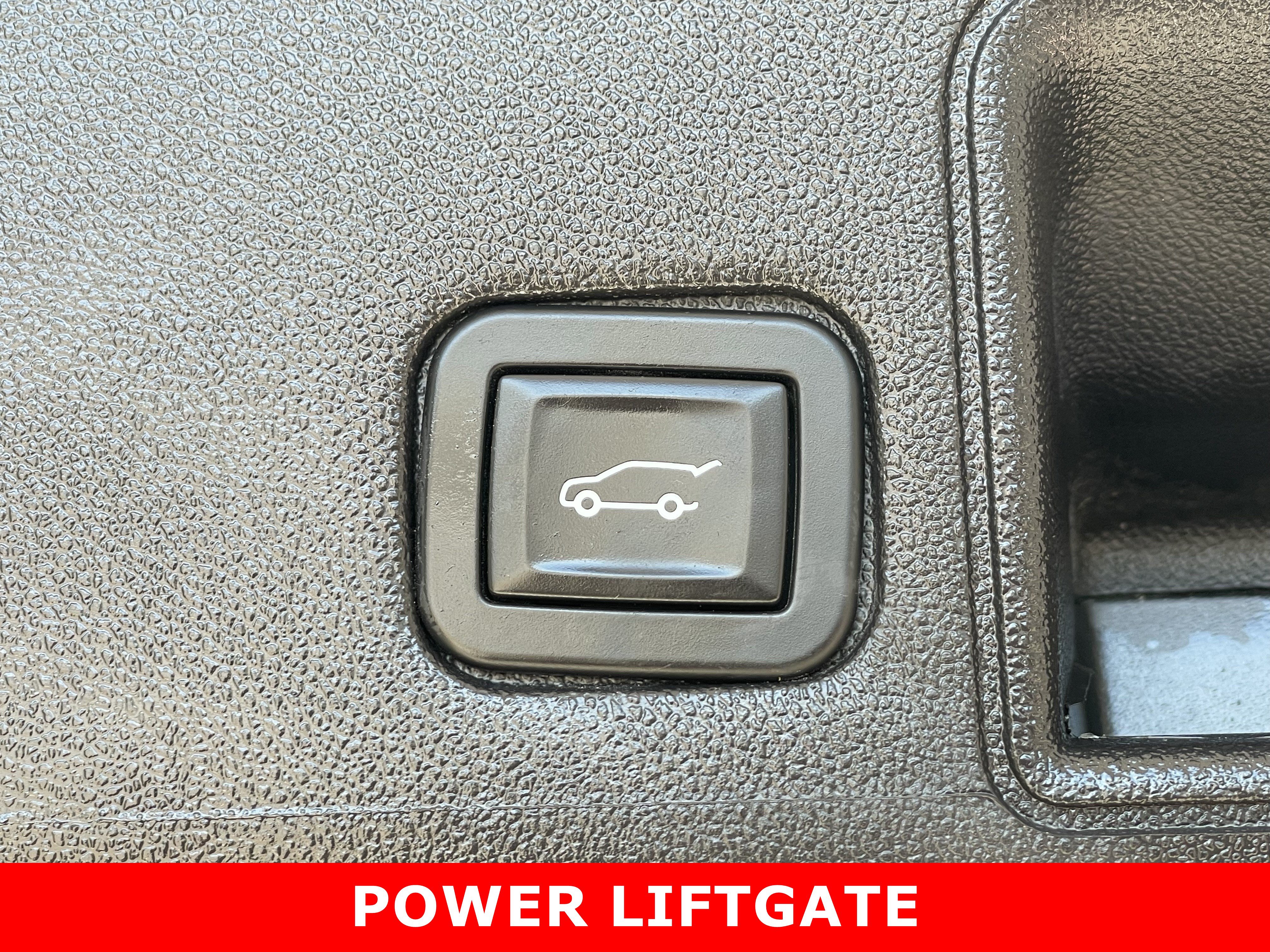 Certified 2024 GMC Terrain SLT w/ Tech Package FWD image 21