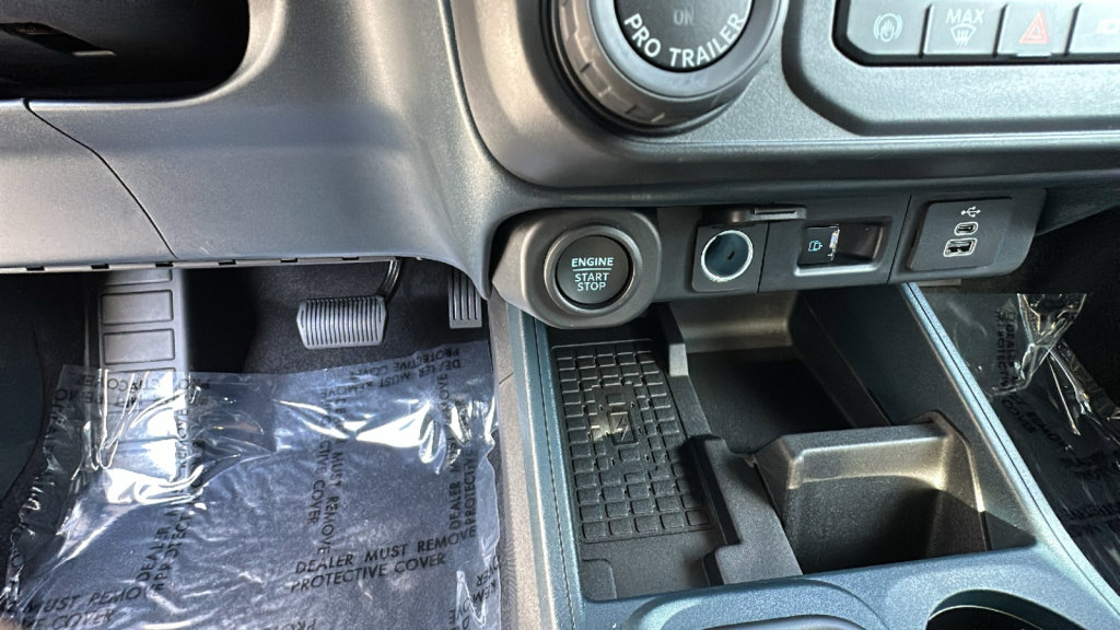 New 2025 Ford Maverick Lariat w/ 4K Tow Package image 17