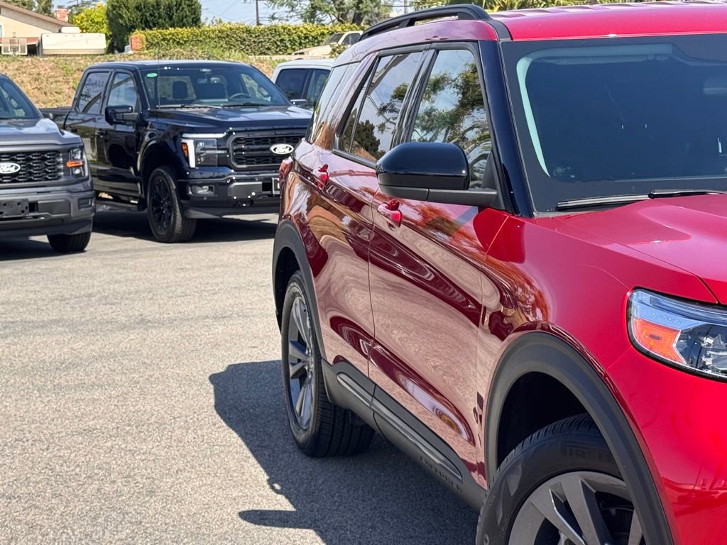 Certified 2023 Ford Explorer XLT w/ Equipment Group 202A image 5