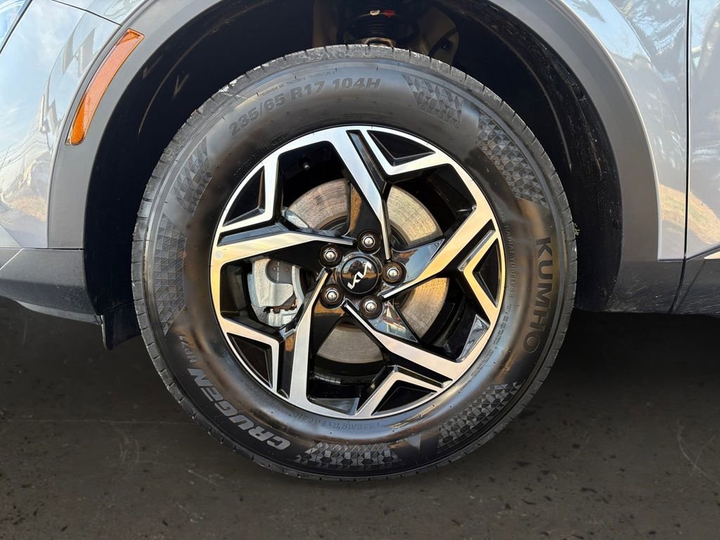 Used 2025 Kia Sportage LX image 29