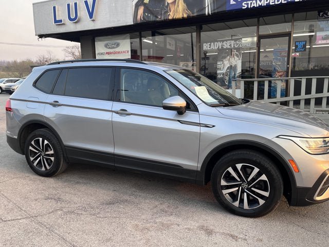 Used 2022 Volkswagen Tiguan S image 1