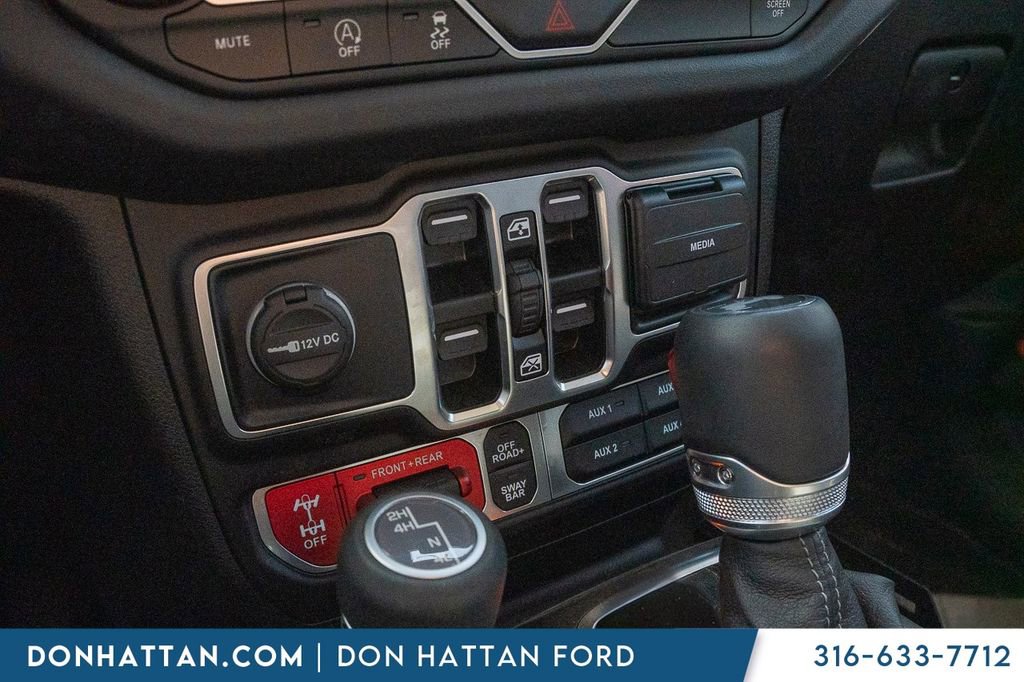 Used 2025 Jeep Wrangler Unlimited Rubicon w/ Convenience Group image 11