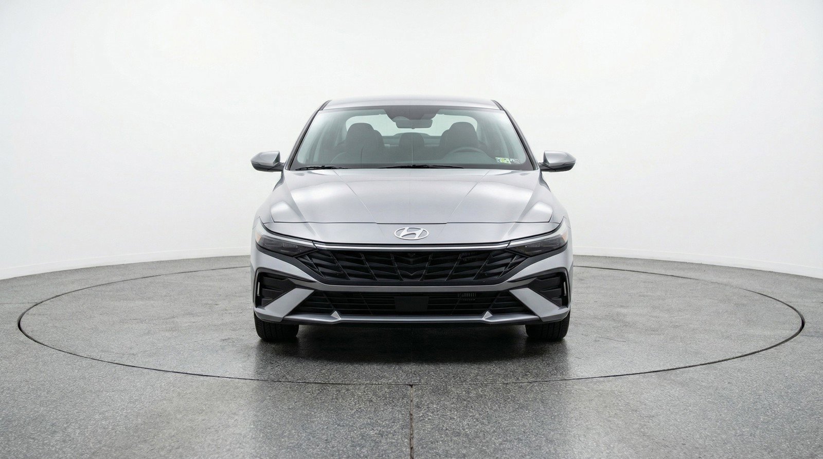 Used 2025 Hyundai Elantra SEL FWD image 2