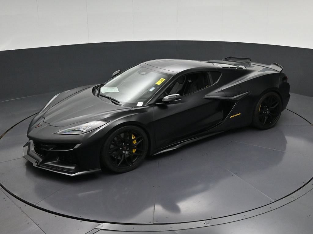Used 2025 Chevrolet Corvette Z06 RWD image 24