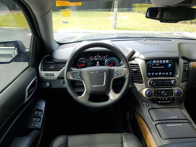 Used 2020 GMC Yukon Denali w/ Denali Premium Package image 36