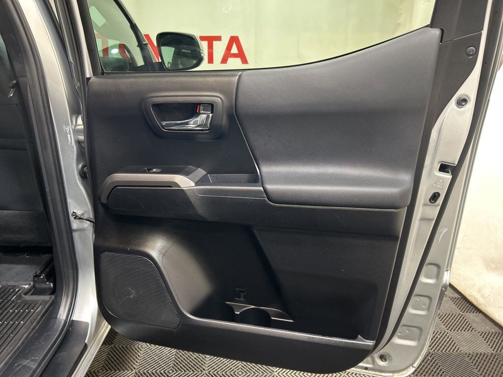 Used 2023 Toyota Tacoma TRD Off-Road image 14