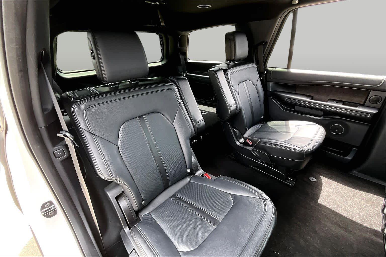 Used 2019 Ford Expedition Limited w/ Special Edition Package RWD image 18
