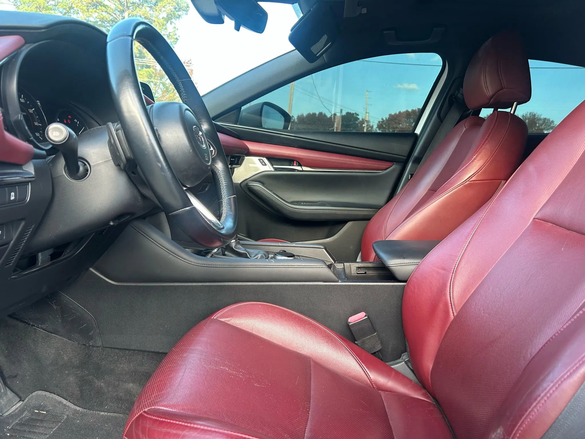 Used 2020 MAZDA MAZDA3 Hatchback w/ Premium Package image 10