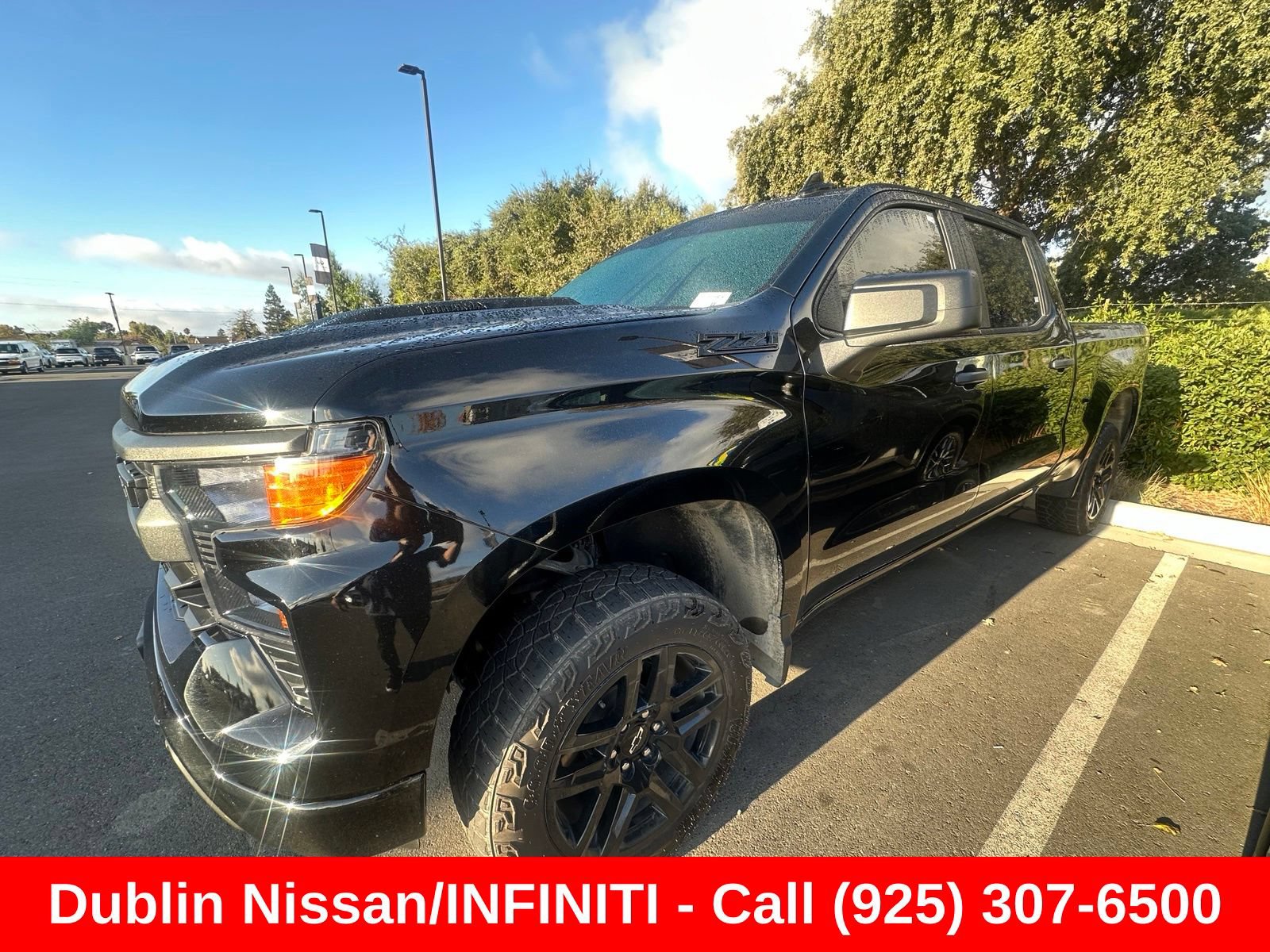 Used 2025 Chevrolet Silverado 1500 Custom Trail Boss w/ Midnight Edition AWD/4WD image 2
