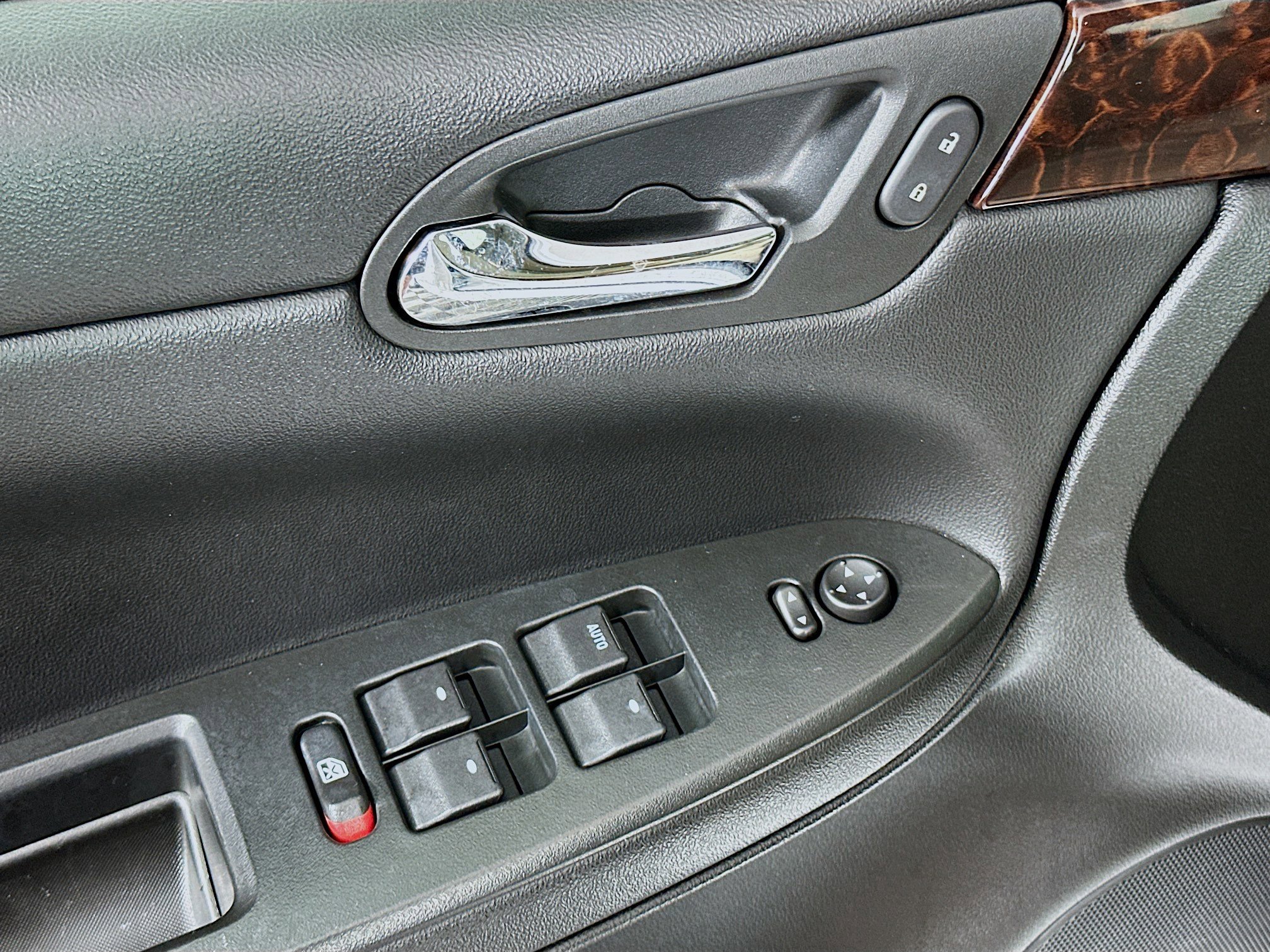 Used 2013 Chevrolet Impala LTZ image 15