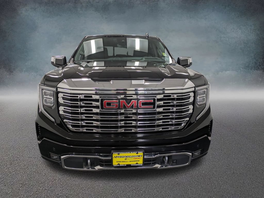 Used 2023 GMC Sierra 1500 Denali w/ Technology Package AWD/4WD image 2