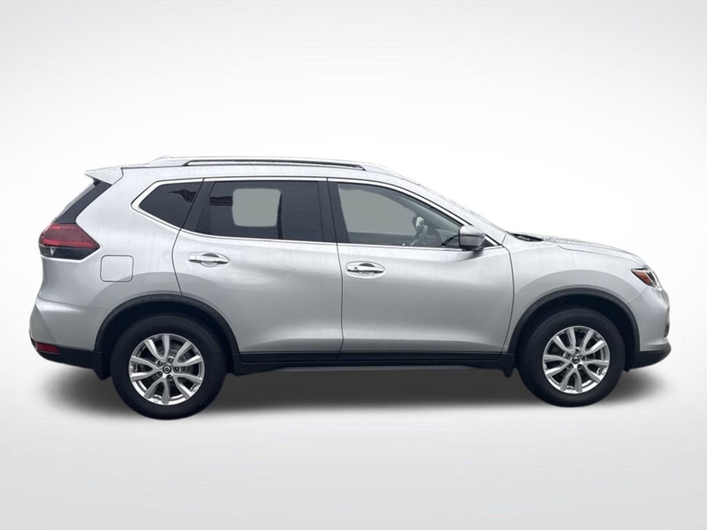 Used 2018 Nissan Rogue SV w/ Sun & Sound Touring Package AWD/4WD image 9