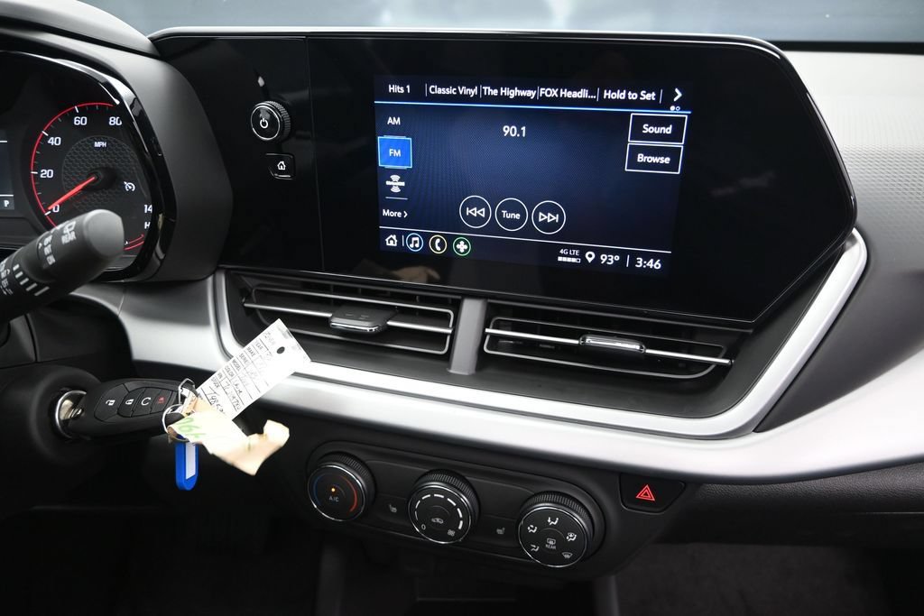 New 2026 Chevrolet Trax RS w/ Sunroof Package FWD image 28