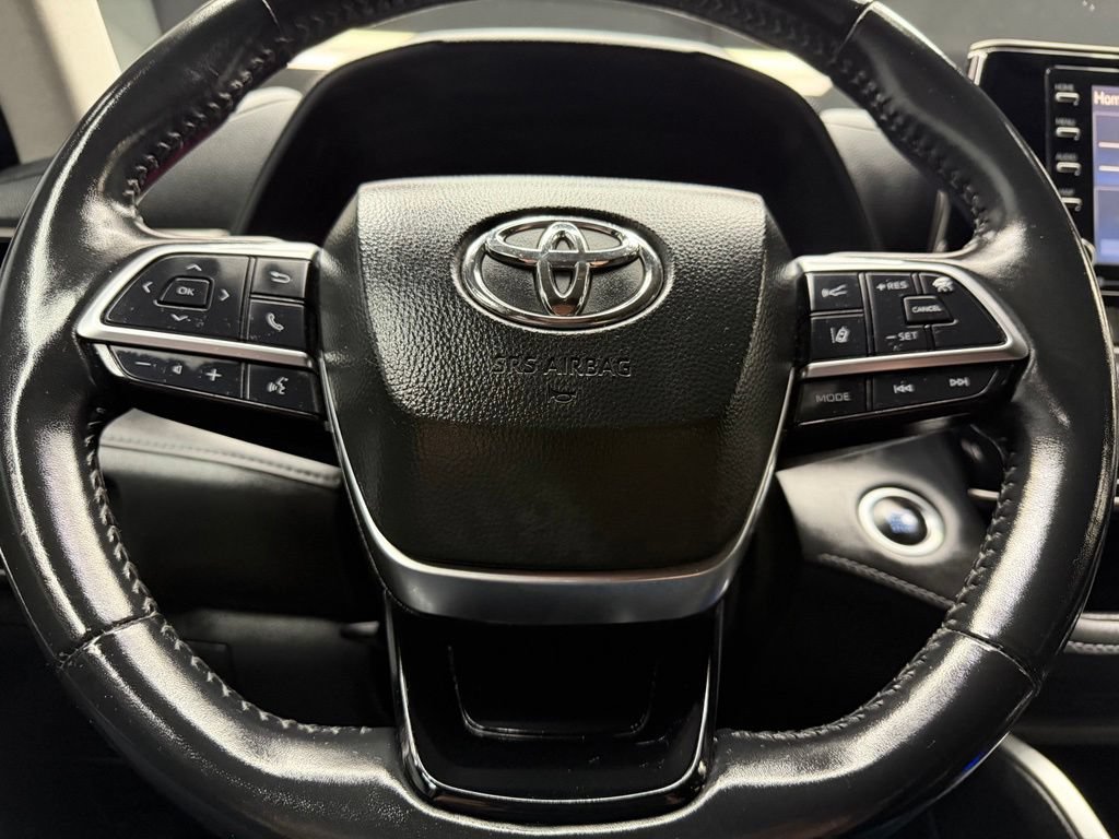 Used 2020 Toyota Highlander LE FWD image 23