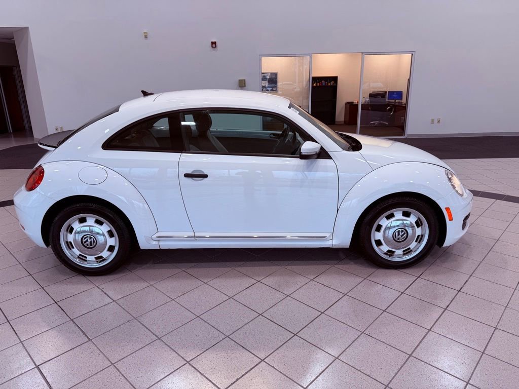 Used 2015 Volkswagen Beetle 1.8T Classic image 11
