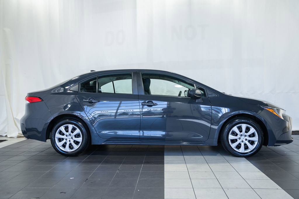 Used 2024 Toyota Corolla LE image 3