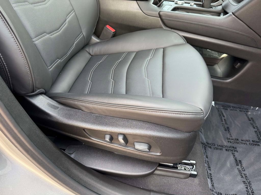 Used 2025 Cadillac XT6 Sport w/ Platinum Package image 15