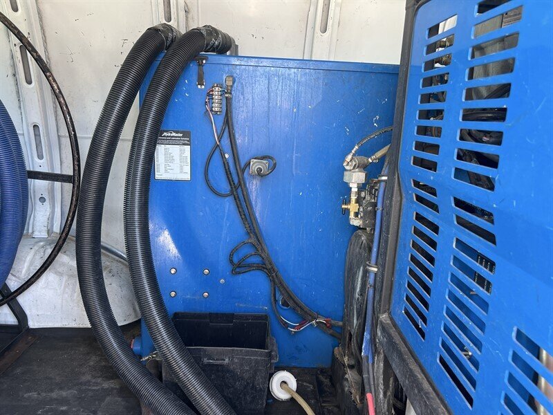 Used 2014 Chevrolet Express 2500 RWD image 16