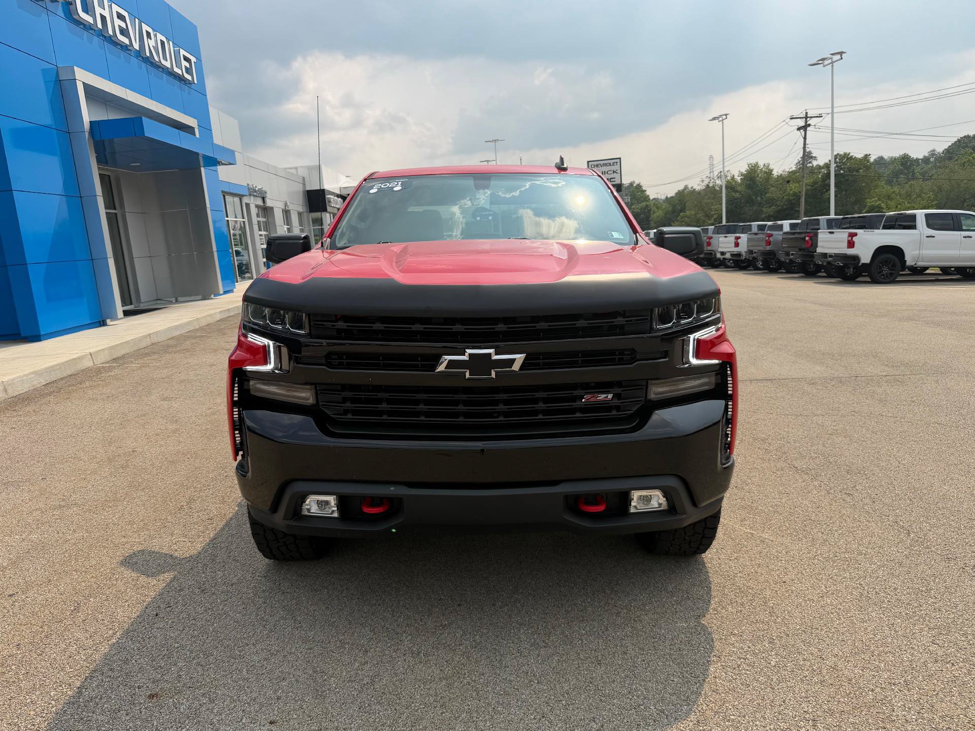Certified 2021 Chevrolet Silverado 1500 LT Trail Boss w/ LPO, Dark Essentials Package AWD/4WD image 9