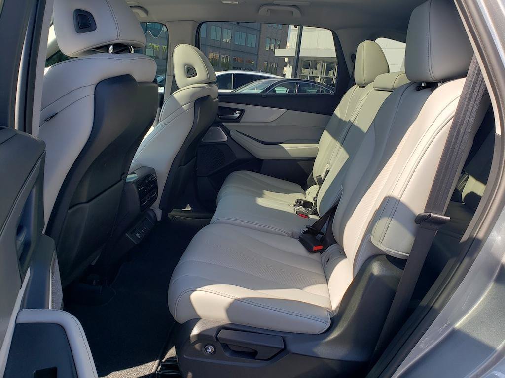Certified 2025 Acura MDX w/ Technology Package AWD/4WD image 33