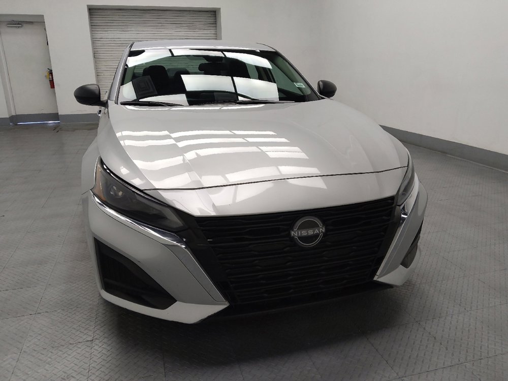 Used 2024 Nissan Altima 2.5 SV image 14