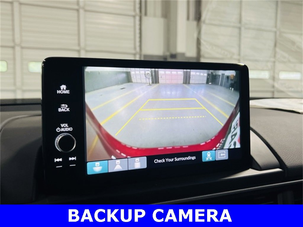 New 2025 Honda Pilot Touring image 7