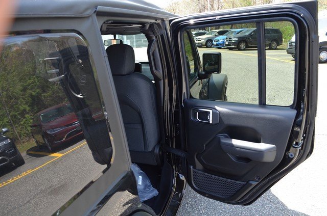 New 2025 Jeep Wrangler Sport S image 39