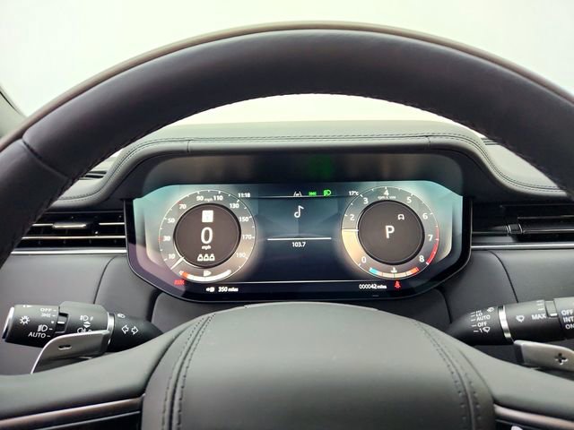 New 2026 Land Rover Range Rover SV image 20