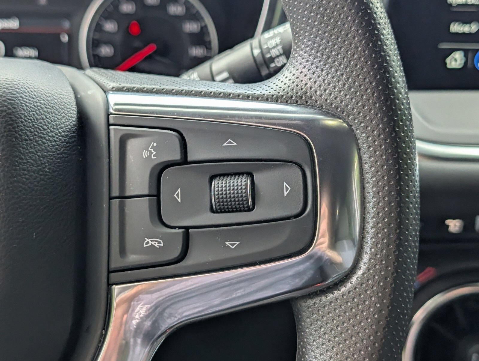 Used 2025 Chevrolet Blazer LT AWD/4WD image 28