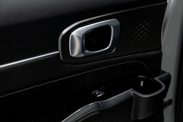 Used 2023 Kia Sorento SX image 27