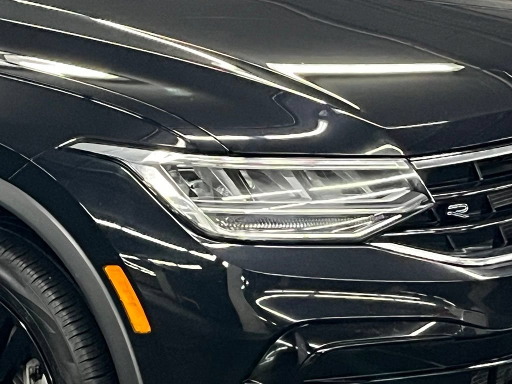 Certified 2023 Volkswagen Tiguan SE R-Line AWD/4WD image 41