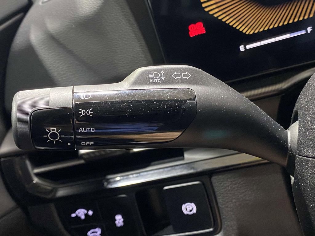 Used 2026 Kia Sportage EX w/ EX Panorama Roof Package image 25