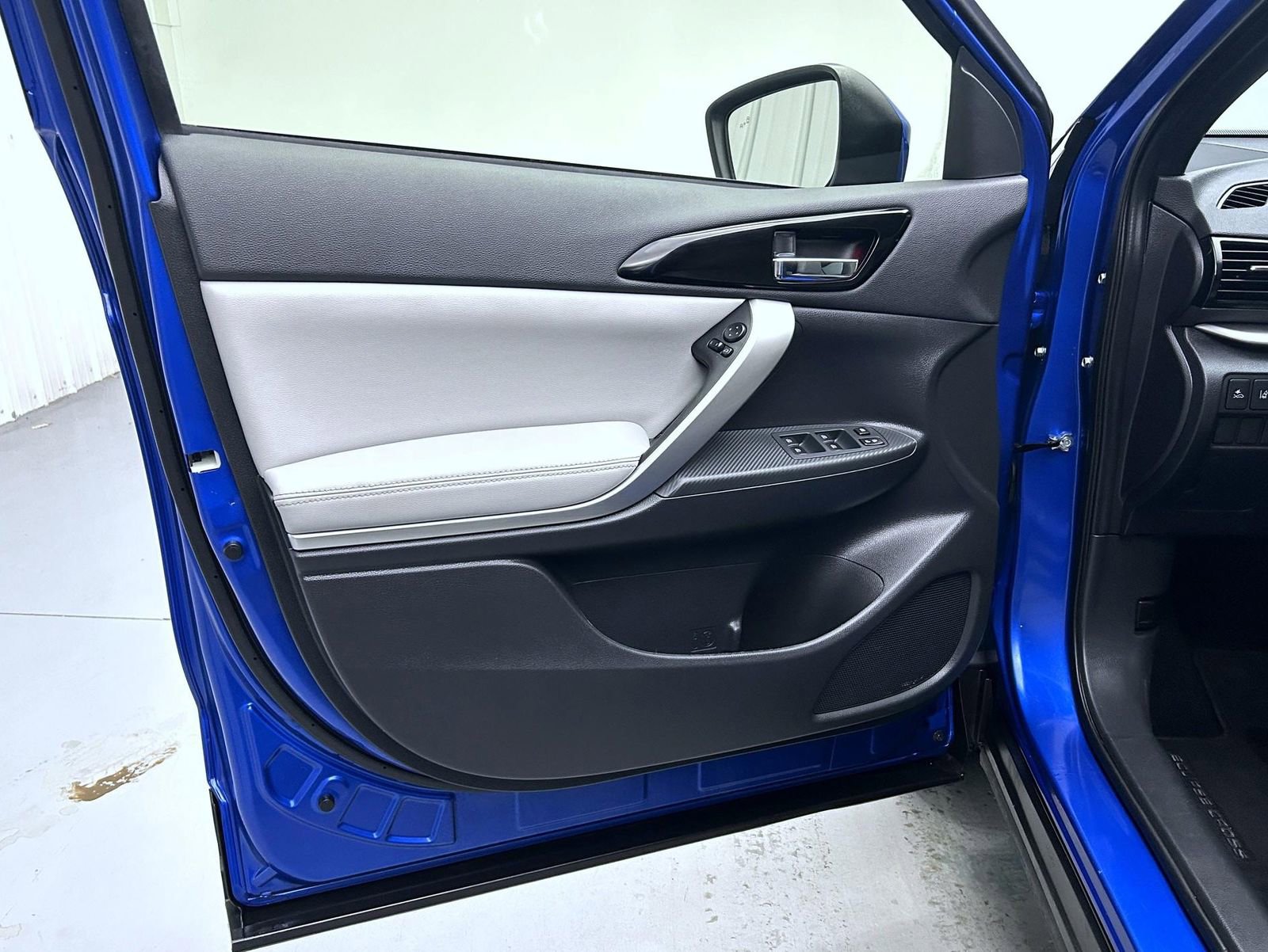 Used 2024 Mitsubishi Eclipse Cross SEL image 9