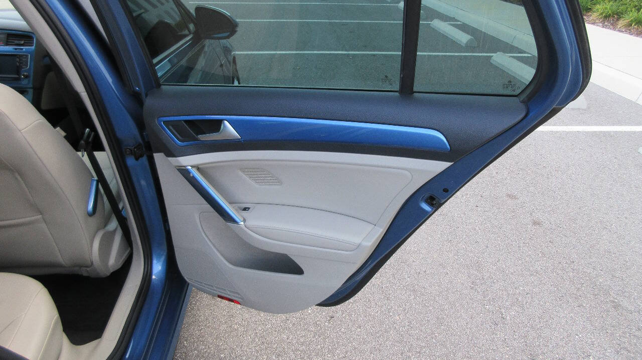 Used 2015 Volkswagen e-Golf SEL Premium FWD image 22